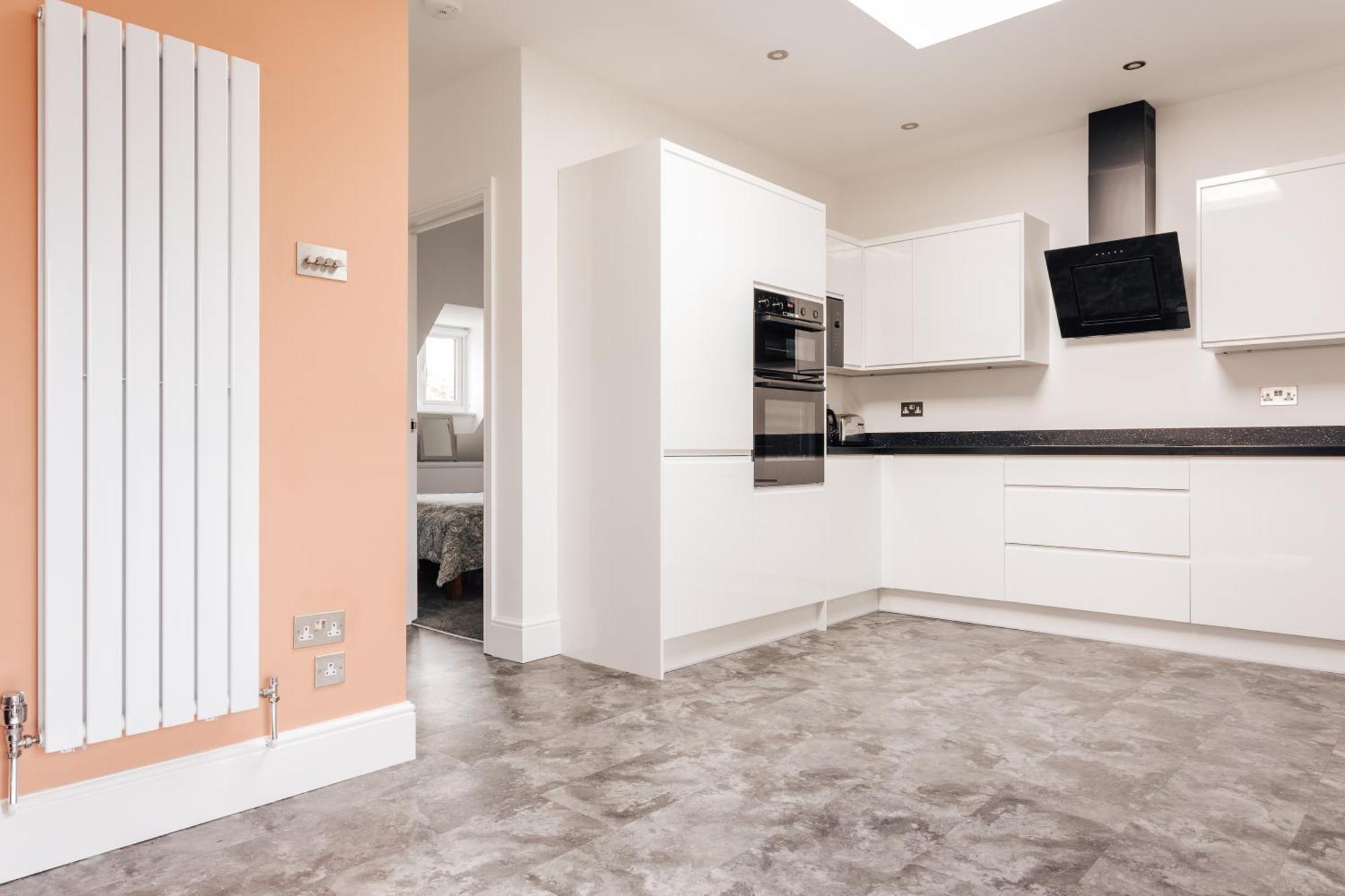 Private Two Bedroom Residence In Southbourne - Private Parking - Off The High Street - Minutes Away From The Beach Борнмут Экстерьер фото