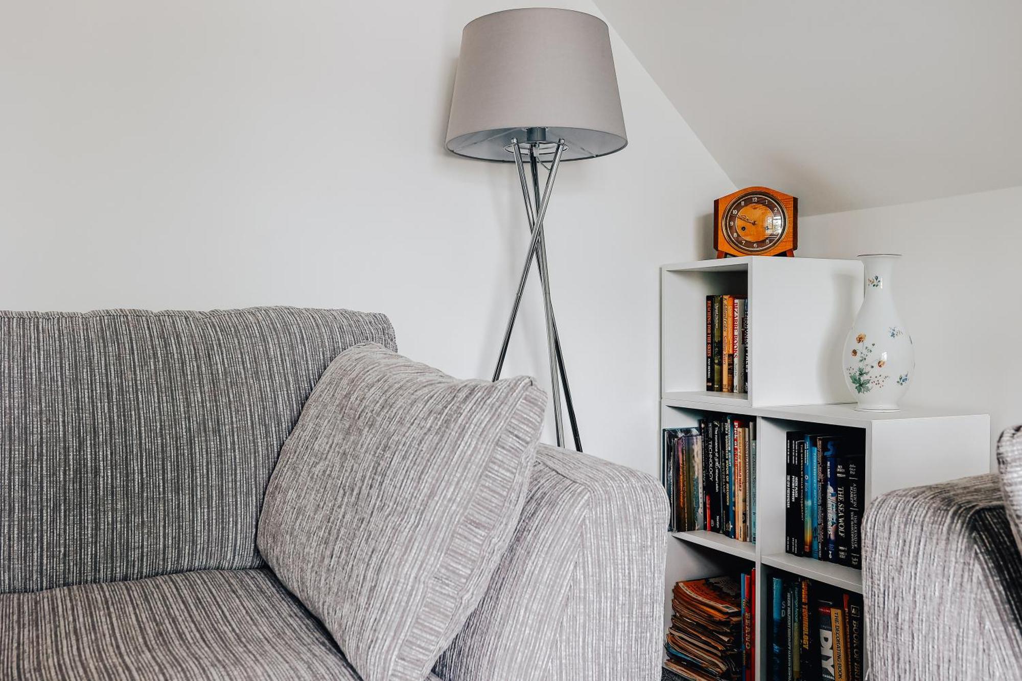 Private Two Bedroom Residence In Southbourne - Private Parking - Off The High Street - Minutes Away From The Beach Борнмут Экстерьер фото